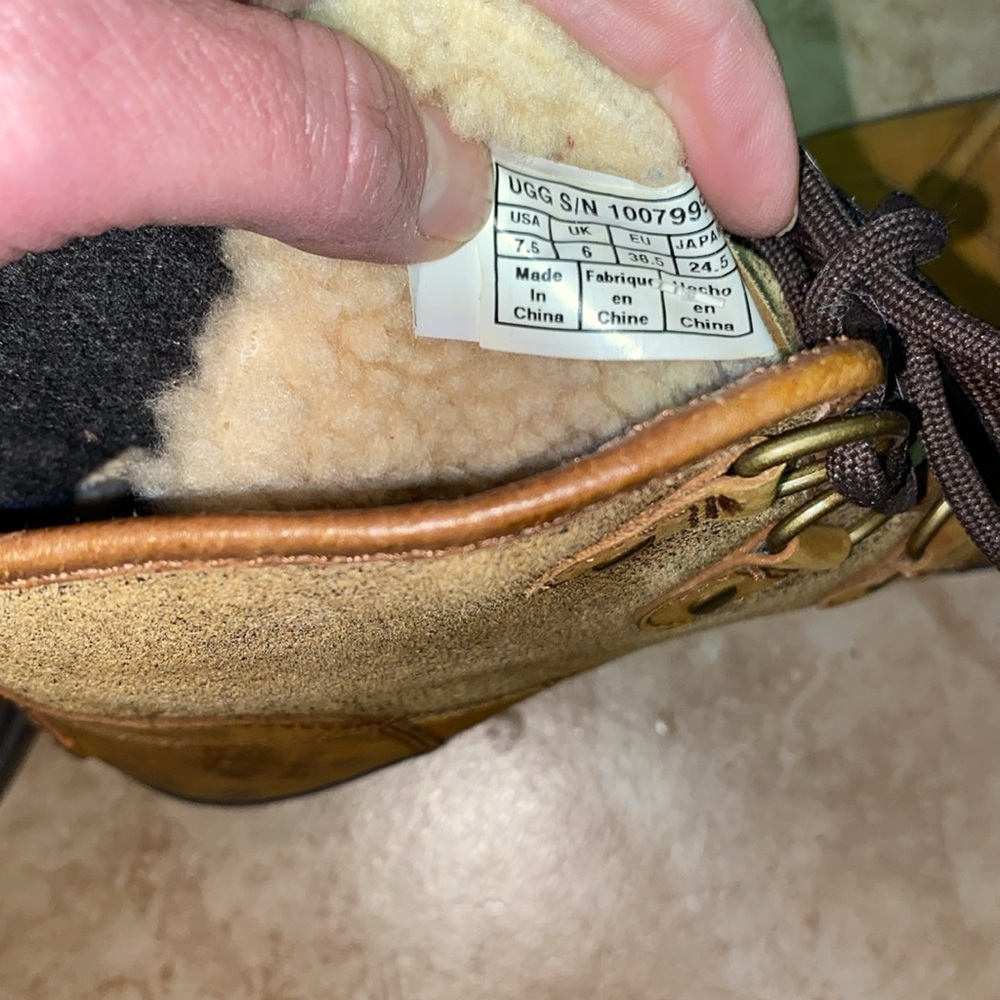 UGG Duck Boot - Picture 6 of 7
